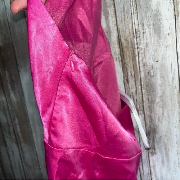 NWT Superdown Samira Satin Revolve Mini Dress - Picture 5 of 9